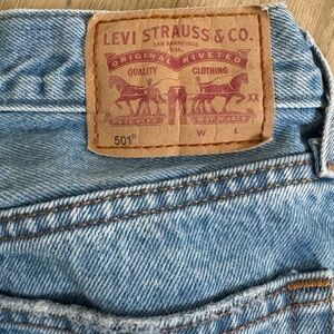 Levi's Blue Straight Jeans with Iconic Leather Patch